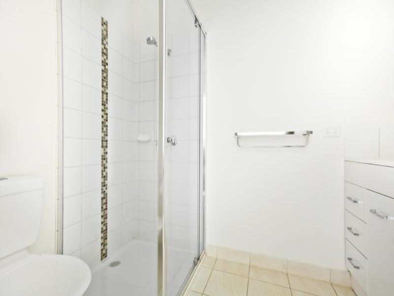 LOVELY UNIT IN THOMASTOWN
