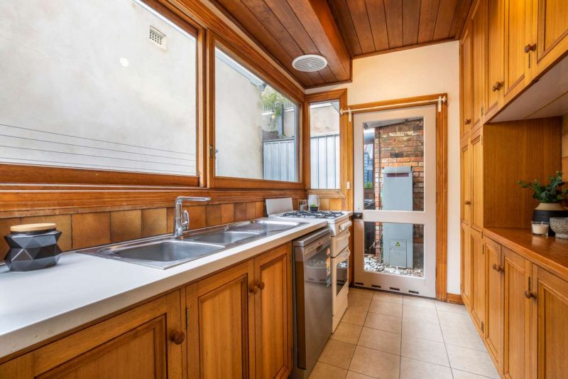 64 Lang Street, South Yarra - Thumbnail 7