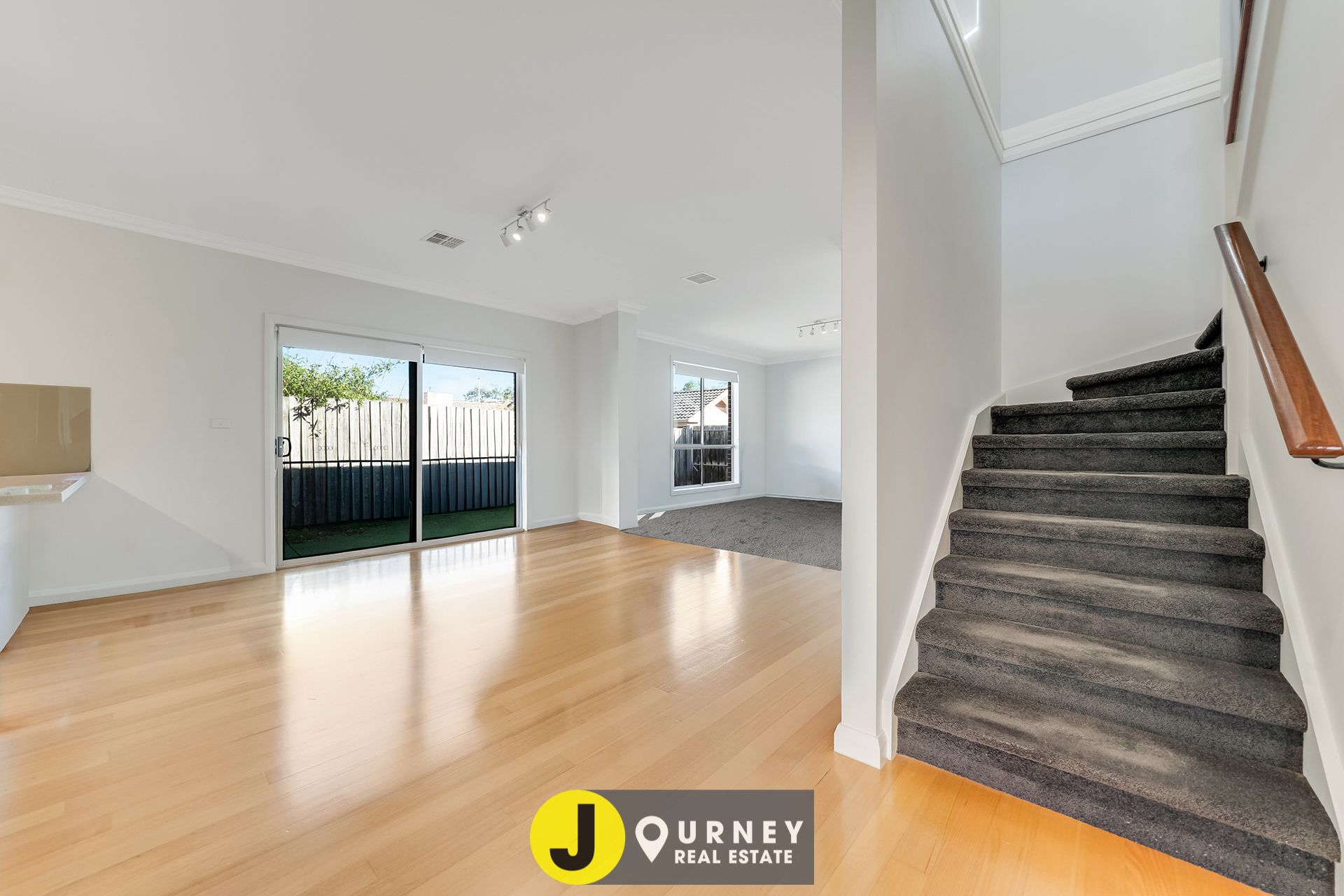 2/16 McCulloch Avenue, Seaford VIC, Seaford - Thumbnail 3