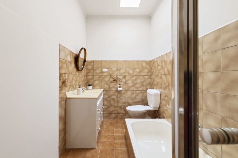 27 Broadhurst Avenue, Reservoir