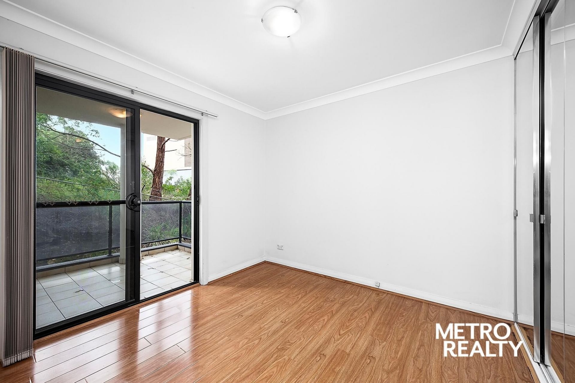 8/2 Taylors Drive Lane Cove North NSW, North - Thumbnail 4