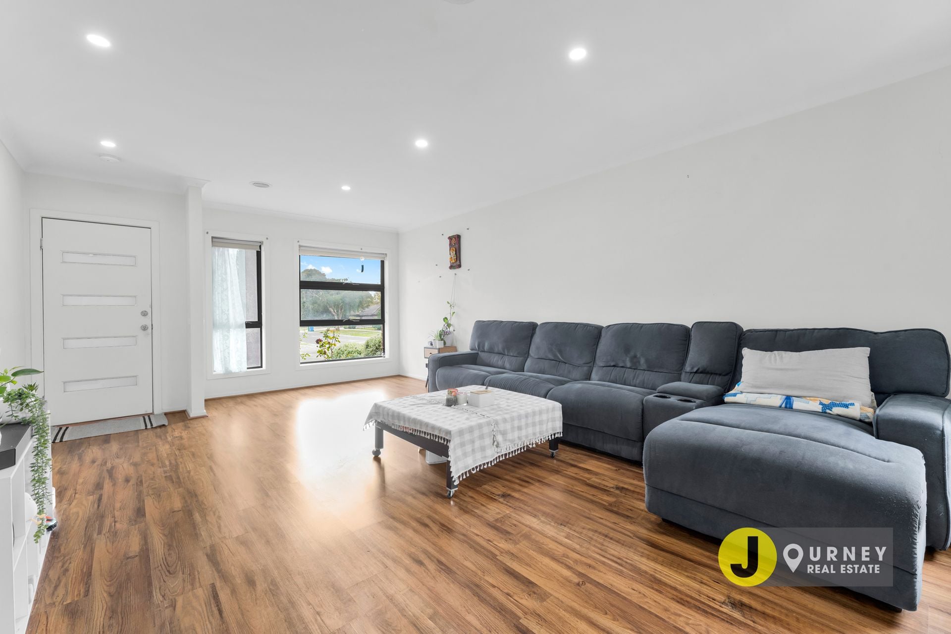 19 Barkly Street, Cranbourne VIC, Cranbourne - Thumbnail 3