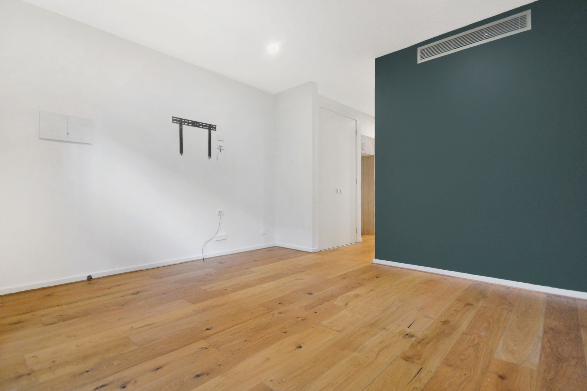 Convenient Thornbury Living in a Boutique Complex