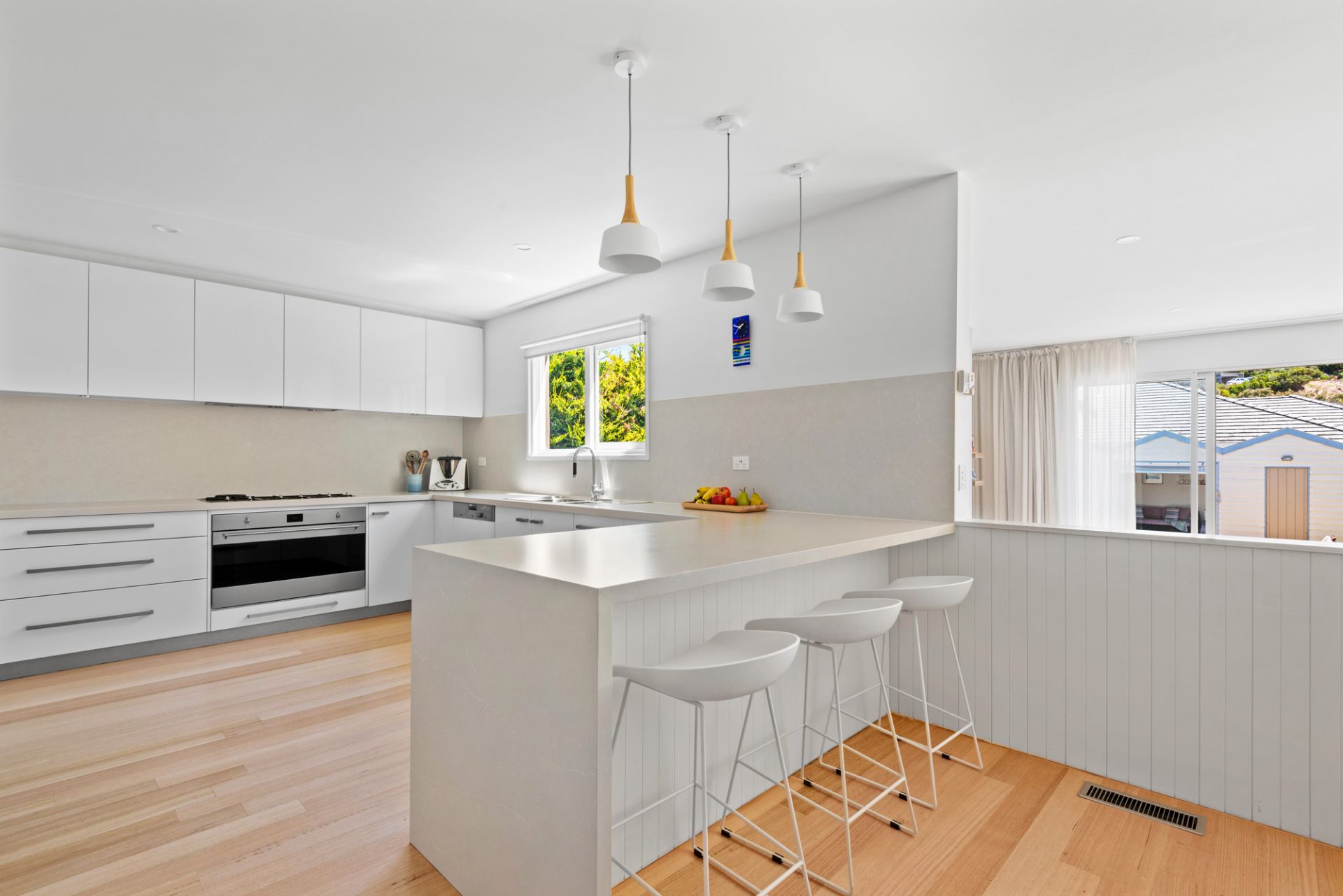 18 Westminster Grove, Sorrento, Sorrento - Thumbnail 2