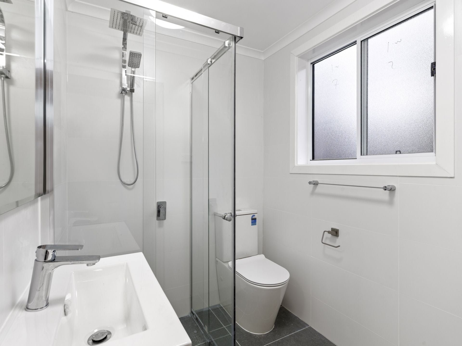 29 Windsor Road, Berkeley Vale, Berkeley Vale - Thumbnail 4