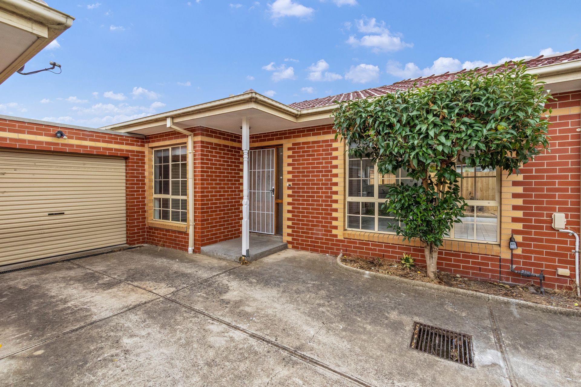 SPACIOUS 3 BEDROOM