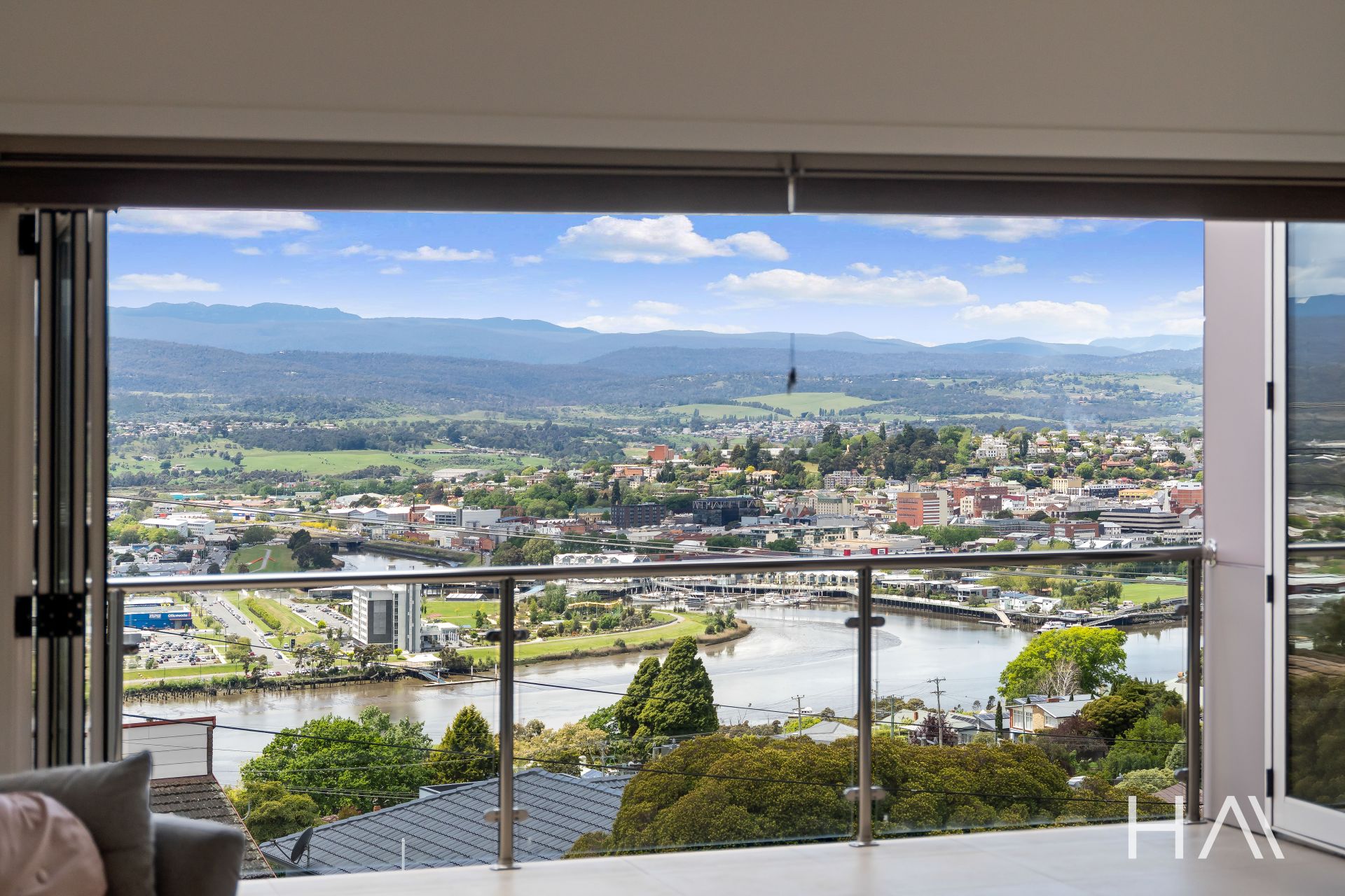 17 Whitford Grove Trevallyn, Trevallyn - Thumbnail 3