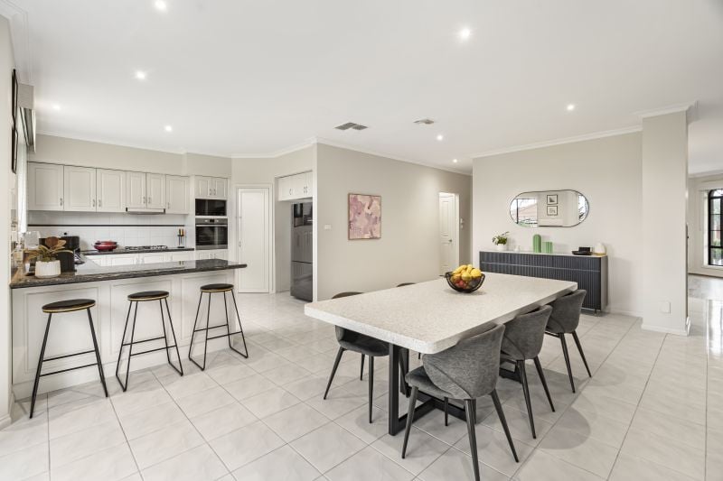 9 Benaroon Drive, Lalor