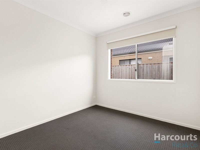 16 Maremma Drive, Mernda