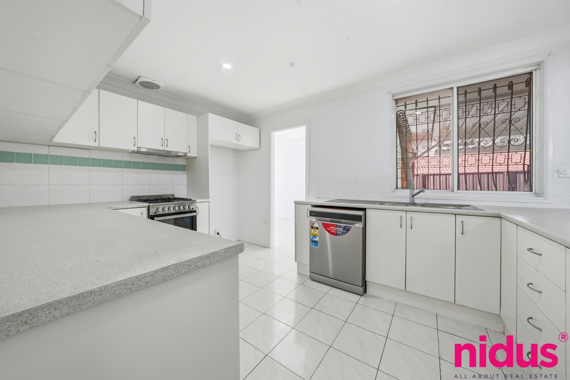13 Waring Crescent Plumpton NSW, Plumpton - Thumbnail 4