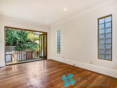 CHARMING UPDATED THREE BEDROOM TERRACE HOUSE IN PRIME CITY FRINGE LOCATION