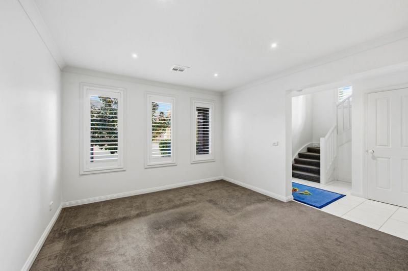 16 Ayrvale Avenue, Lake Gardens, Lake Gardens - Thumbnail 5