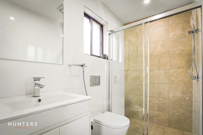 4 Elayne Place, Guildford