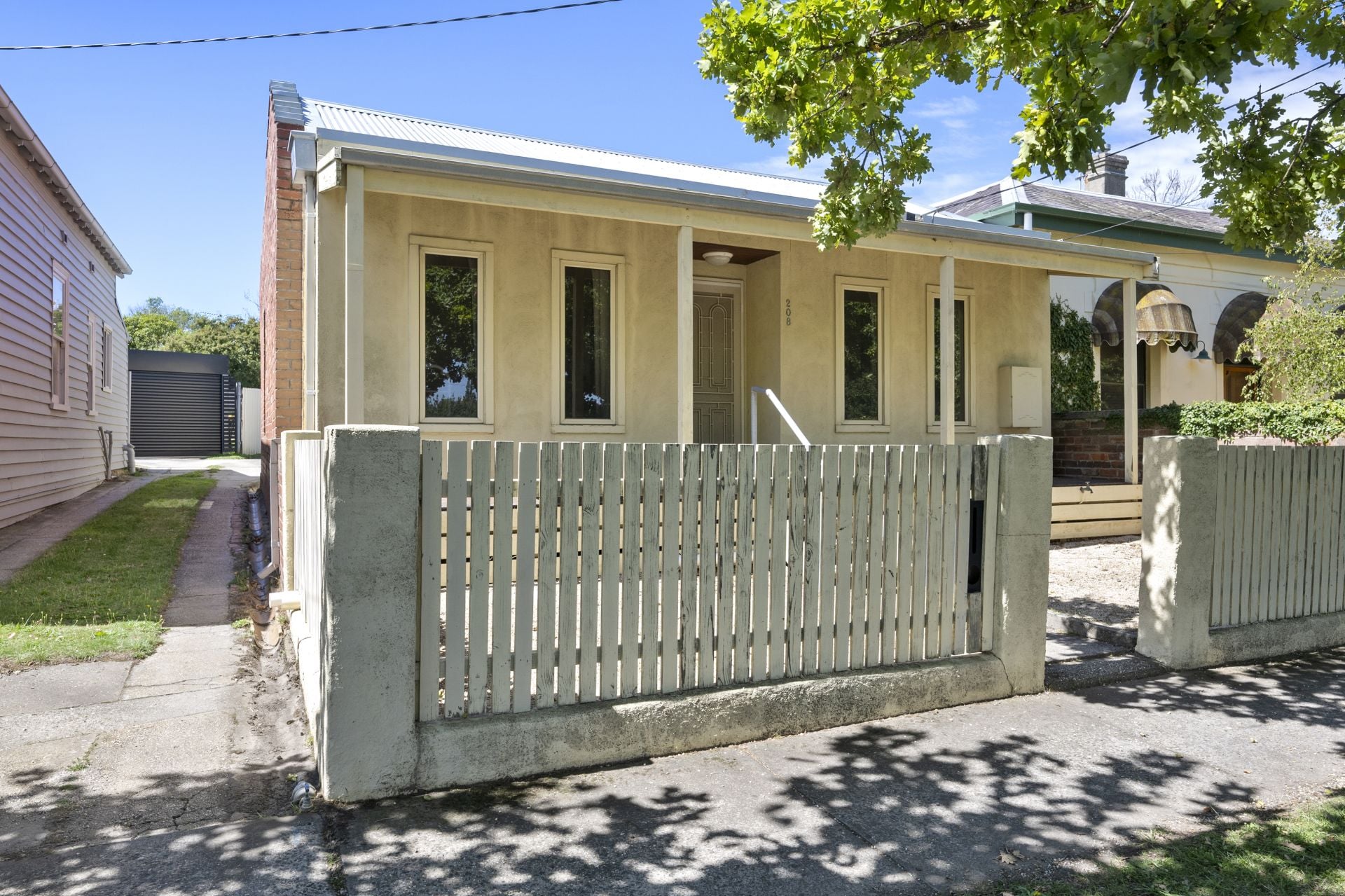 208 Doveton Crescent, Soldiers Hill, Soldiers Hill - Thumbnail 3