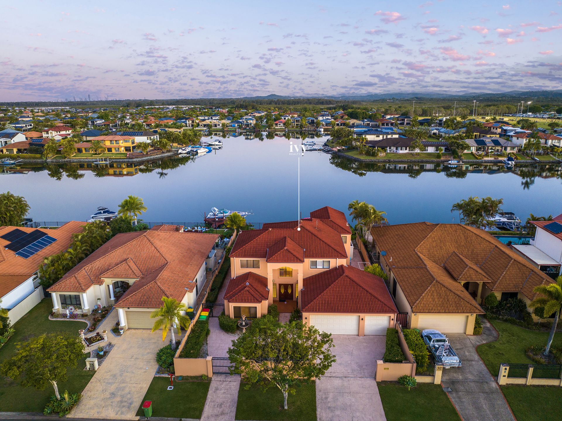 30 The Peninsula, Helensvale - Thumbnail 6