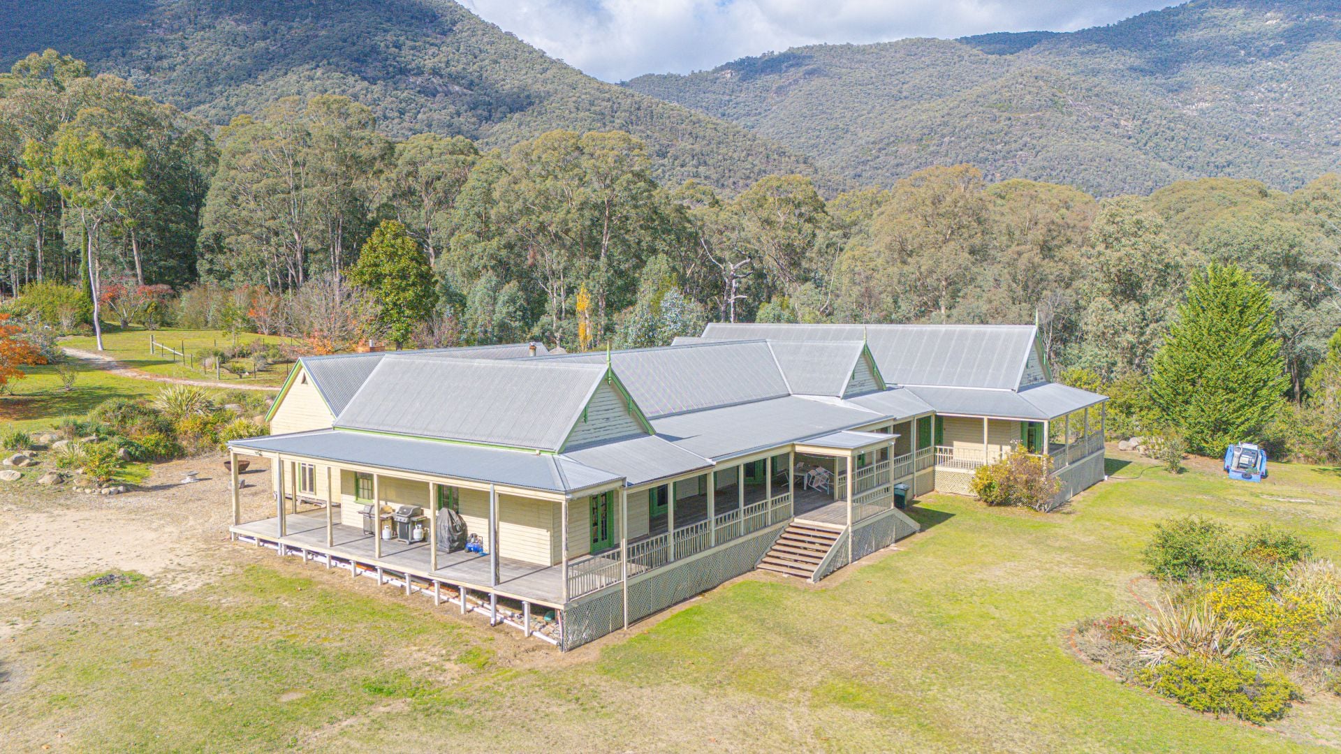 171 Jurisichs Road, MYRTLEFORD, Myrtleford - Thumbnail 2