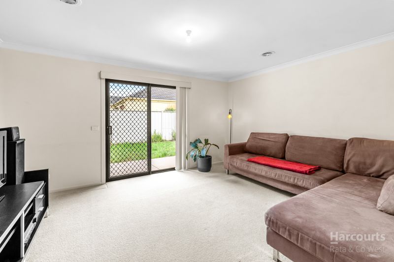 54 Springlake Avenue, Caroline Springs