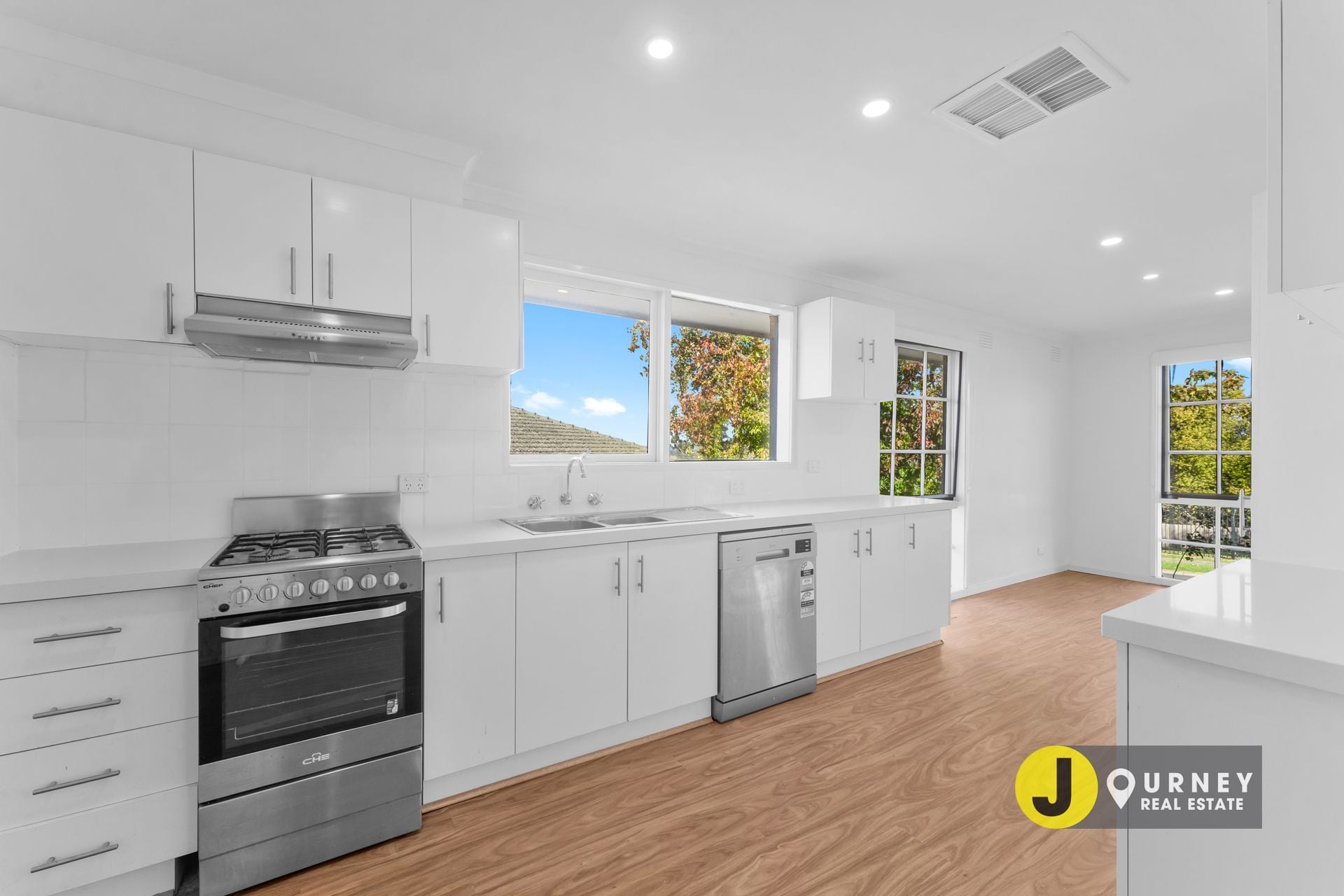 2 Dove Court, Pakenham VIC, Pakenham - Thumbnail 5