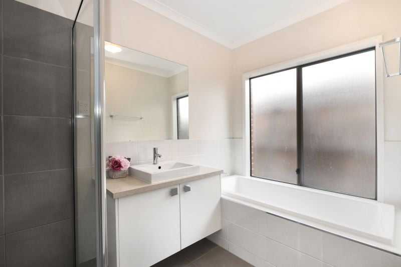 33 Mango Crescent, Mernda