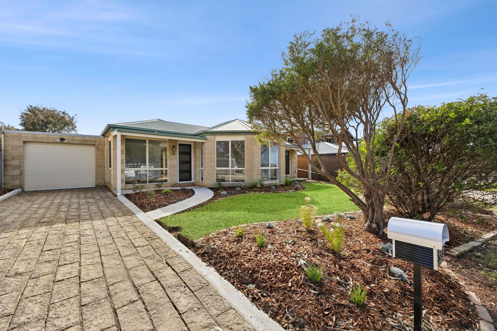 38 Great Ocean Road Torquay VIC, Torquay - Thumbnail 2