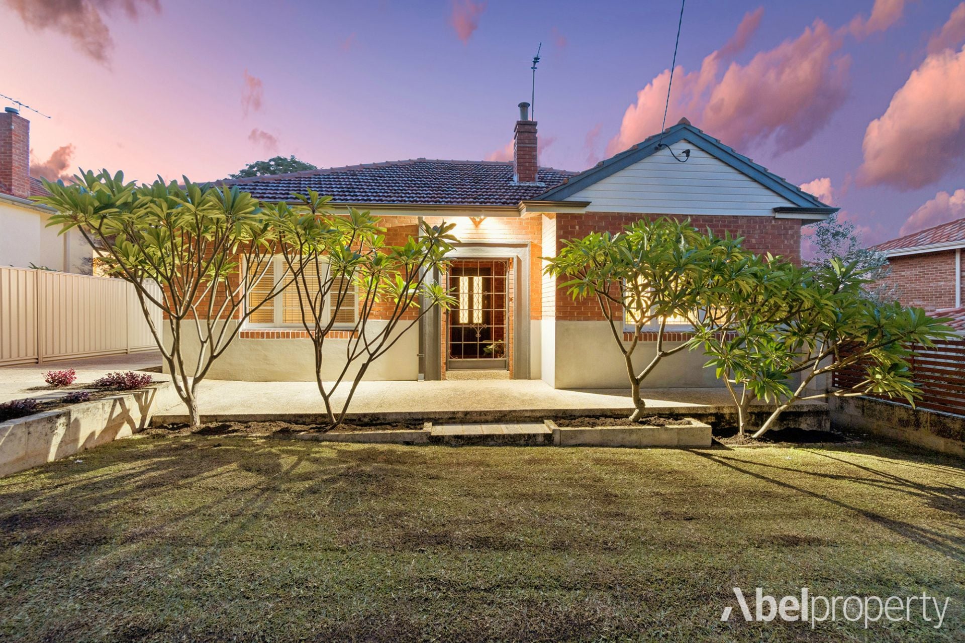 25 Highlands Road Joondanna WA, Joondanna - Thumbnail 2