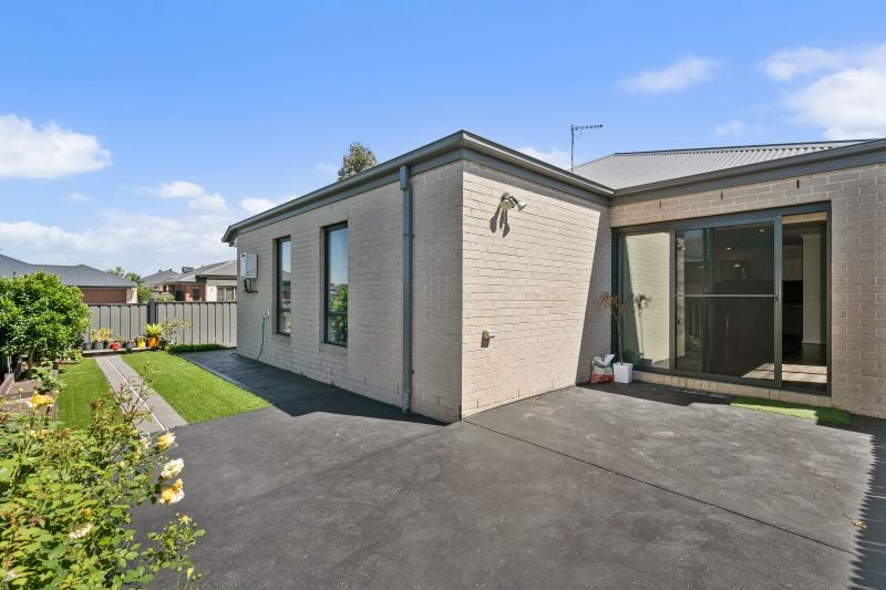 2 Paxton Street, Craigieburn