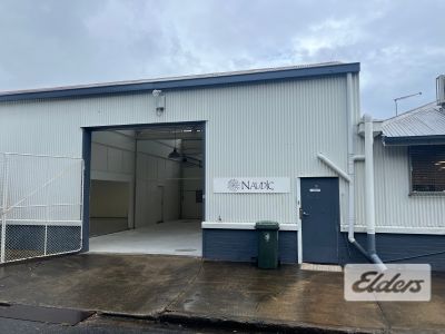 FUNCTIONAL OFFICE/WAREHOUSE/SHOWROOM IN SALISBURY!