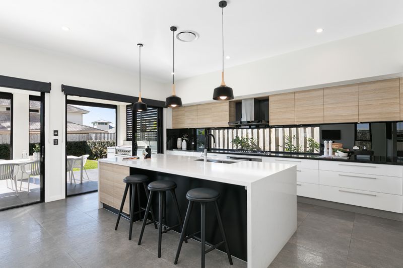 19 Brolga Avenue, GREENHILLS BEACH, Greenhills Beach - Thumbnail 2