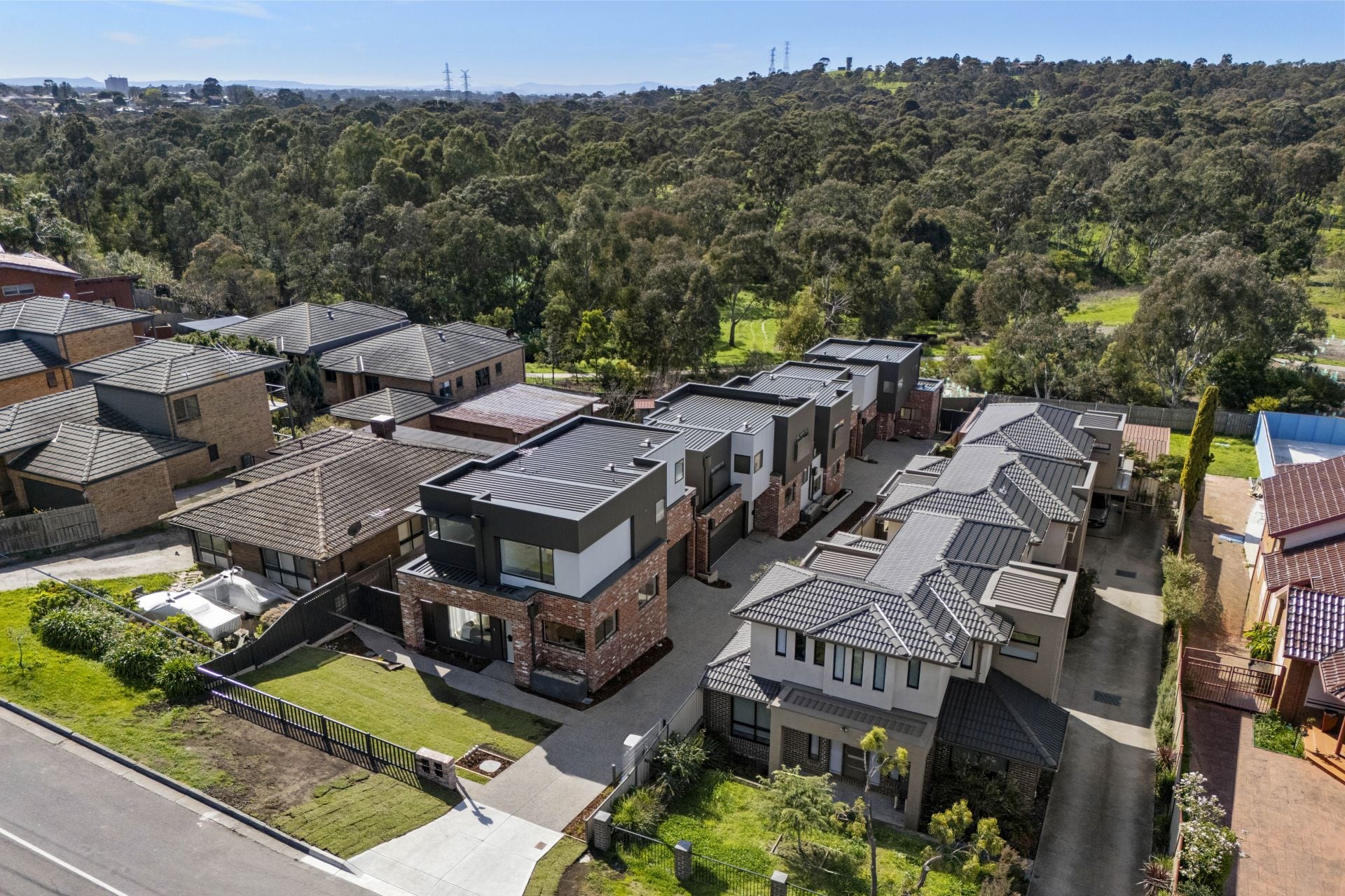 Boutique Luxury in a Premium Reservoir Setting