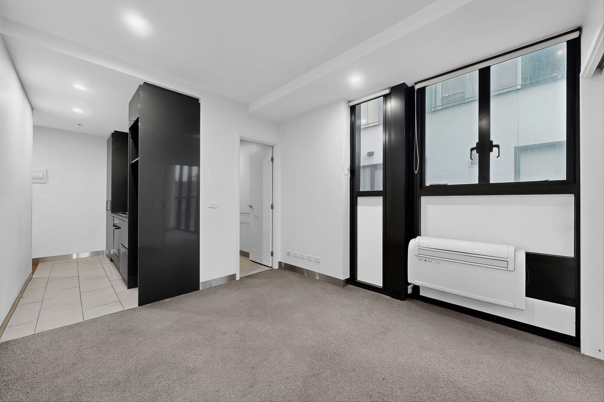 101/33 Clarke Street, Southbank - Thumbnail 2