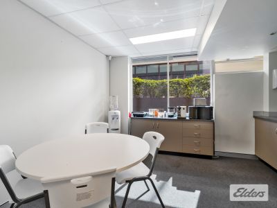 FUNCTIONAL GROUND FLOOR OFFICE/MEDICAL!