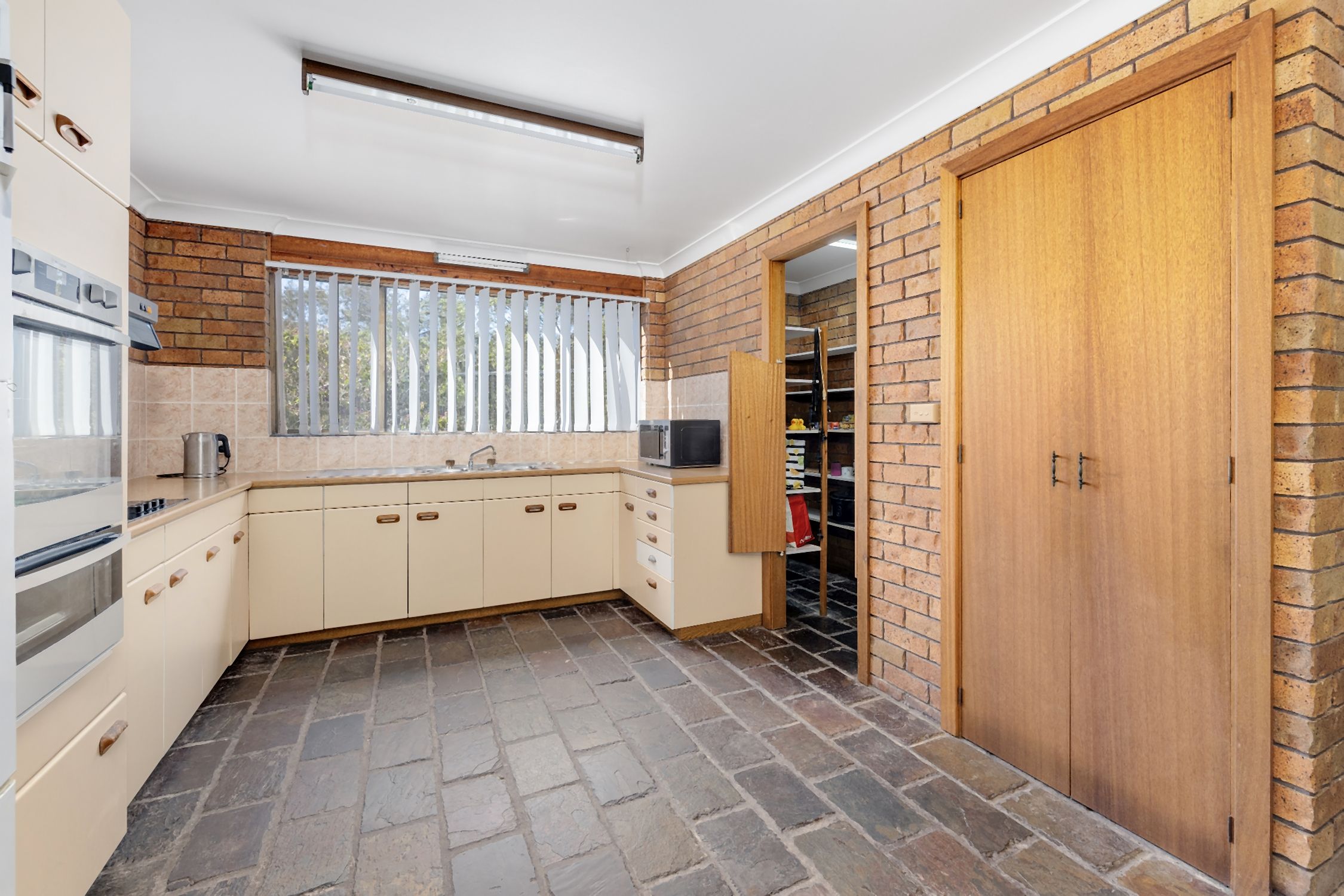 25 Bay Street, DUNBOGAN NSW 2443