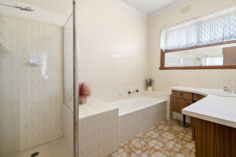 14 Deakin Avenue, Lalor