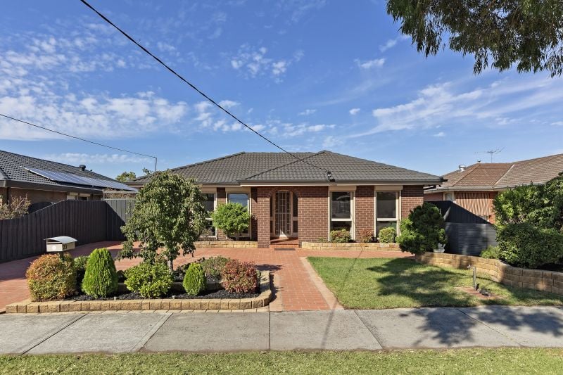 23 Hendersons Road, Epping