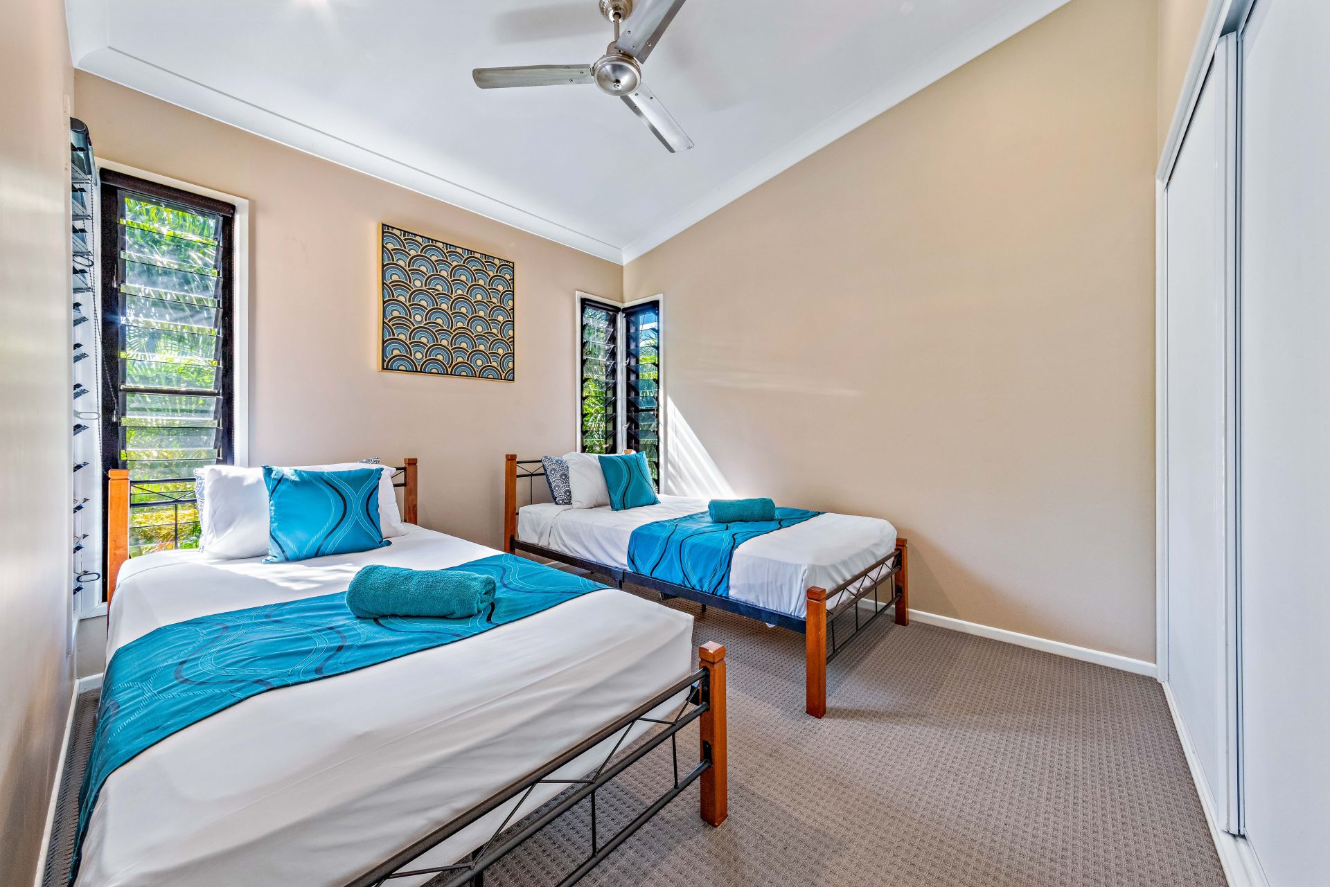 25 Beth Court Cannonvale QLD, Cannonvale - Thumbnail 3