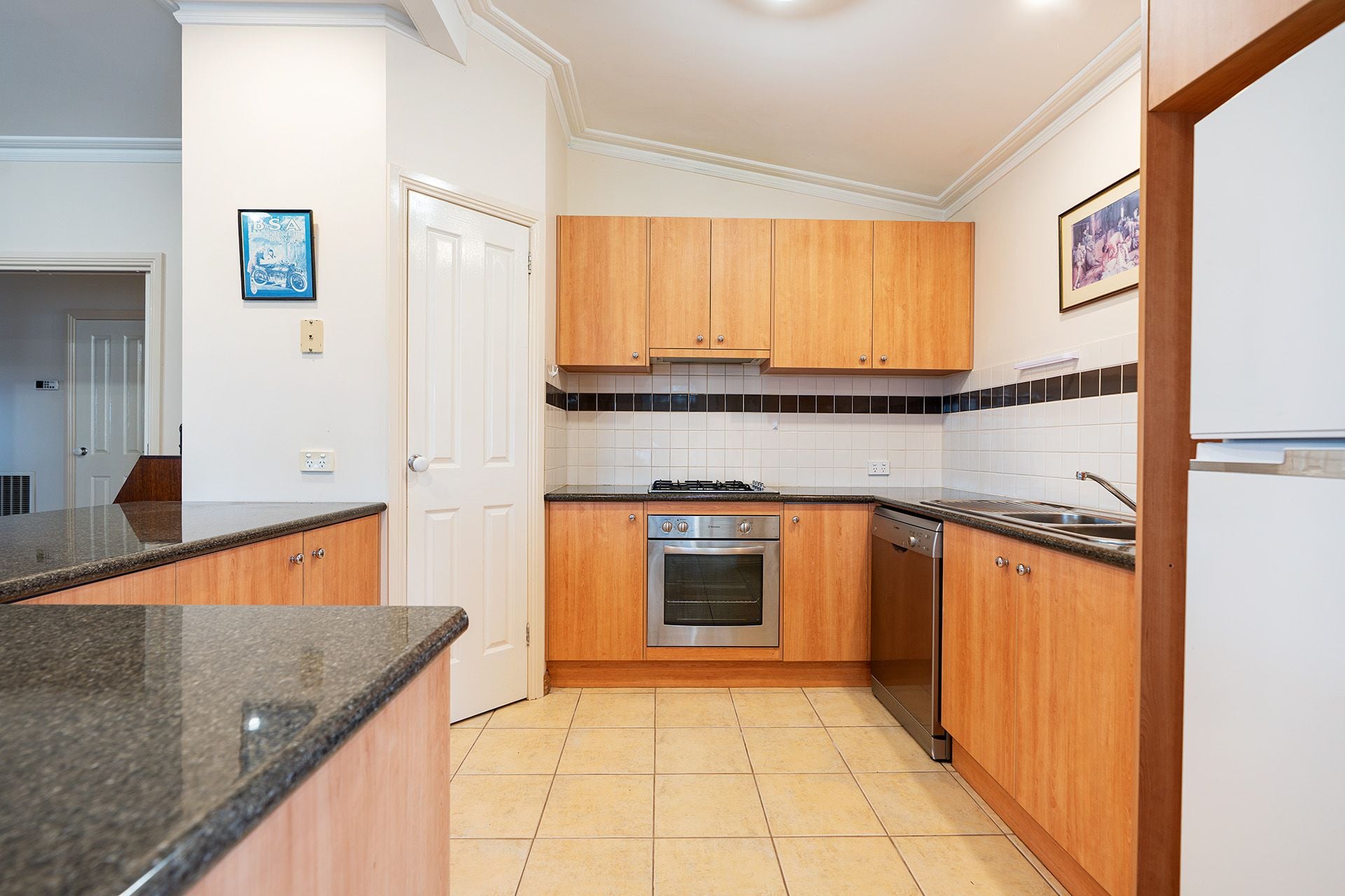 82 Hargraves Street, Castlemaine - Thumbnail 8