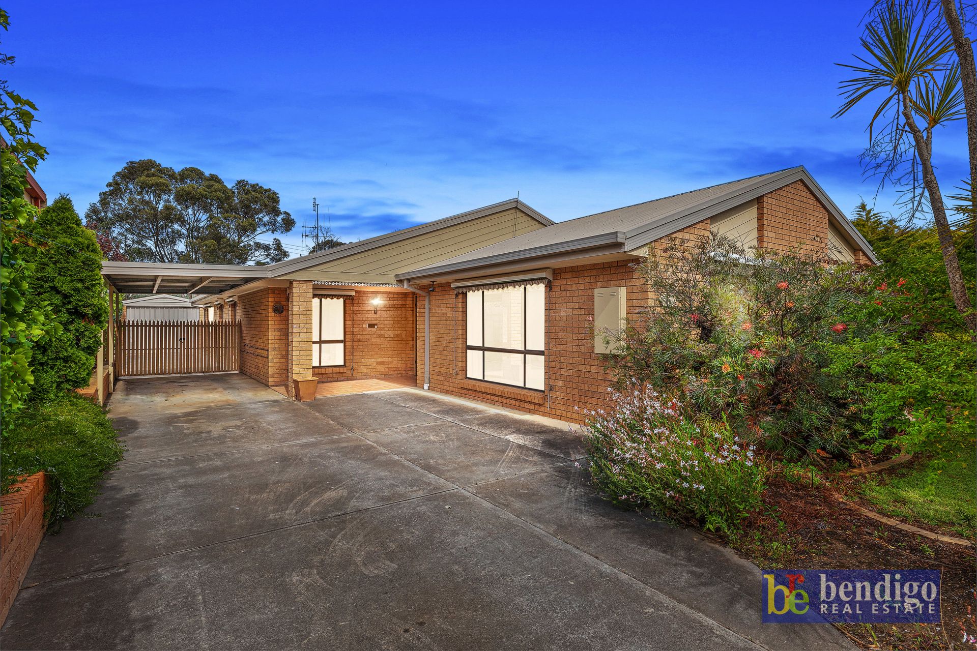 6 Mayfield Parade Strathdale VIC, Strathdale - Image 1