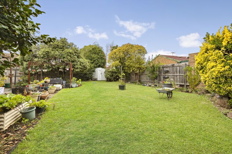 33 Hurlstone Crescent, Mill Park