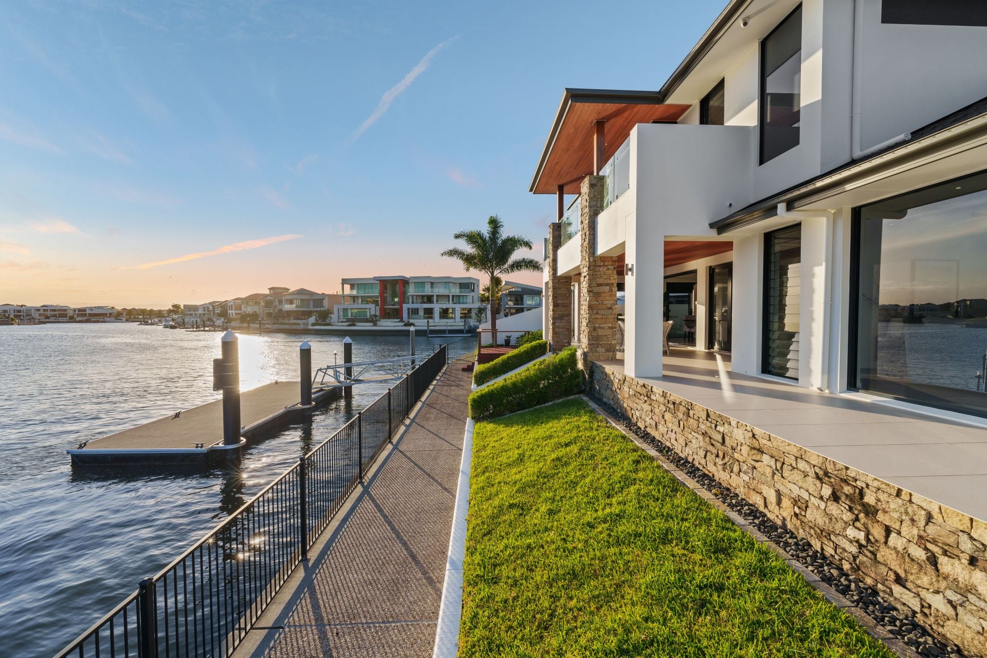 61 Knightsbridge Parade East, Sovereign Islands QLD 4216, Sovereign Islands - Thumbnail 2