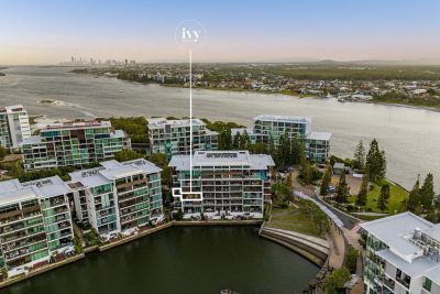 Luxury Waterfront Apartment with Resort-Style Amenities on Ephraim Island