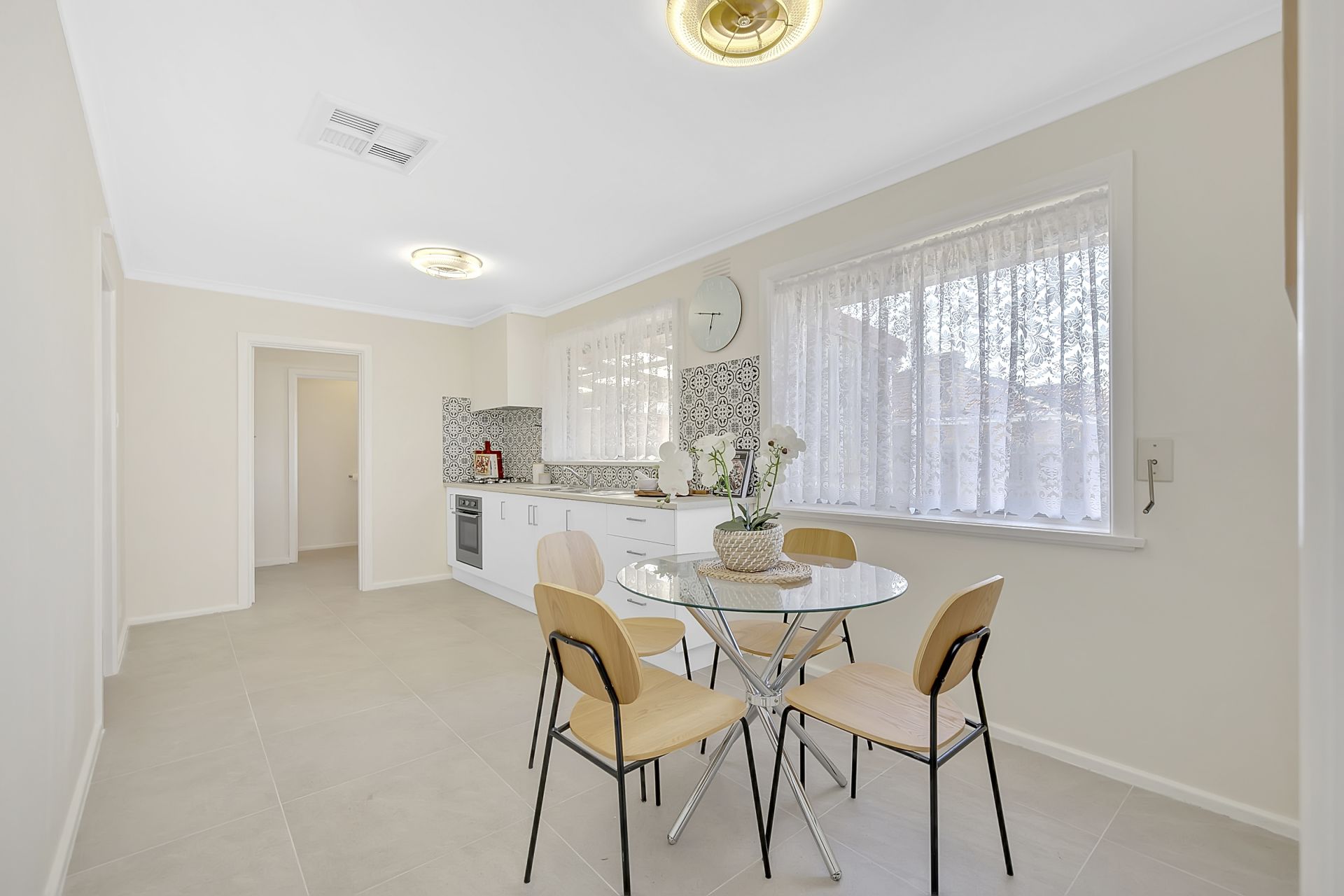 Stylish Abode, Sought After Surronds