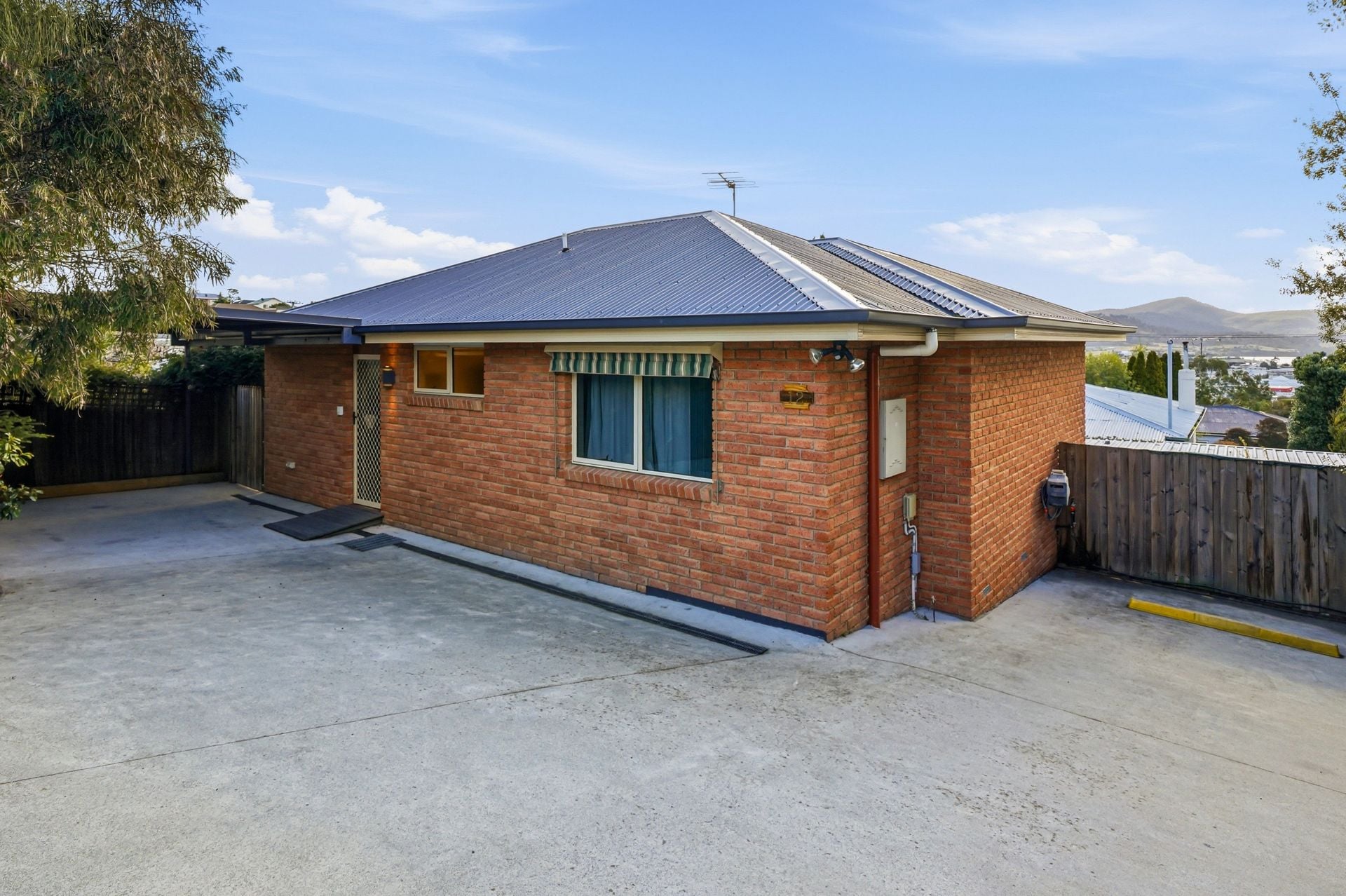 12 Sixth Avenue WEST MOONAH TAS