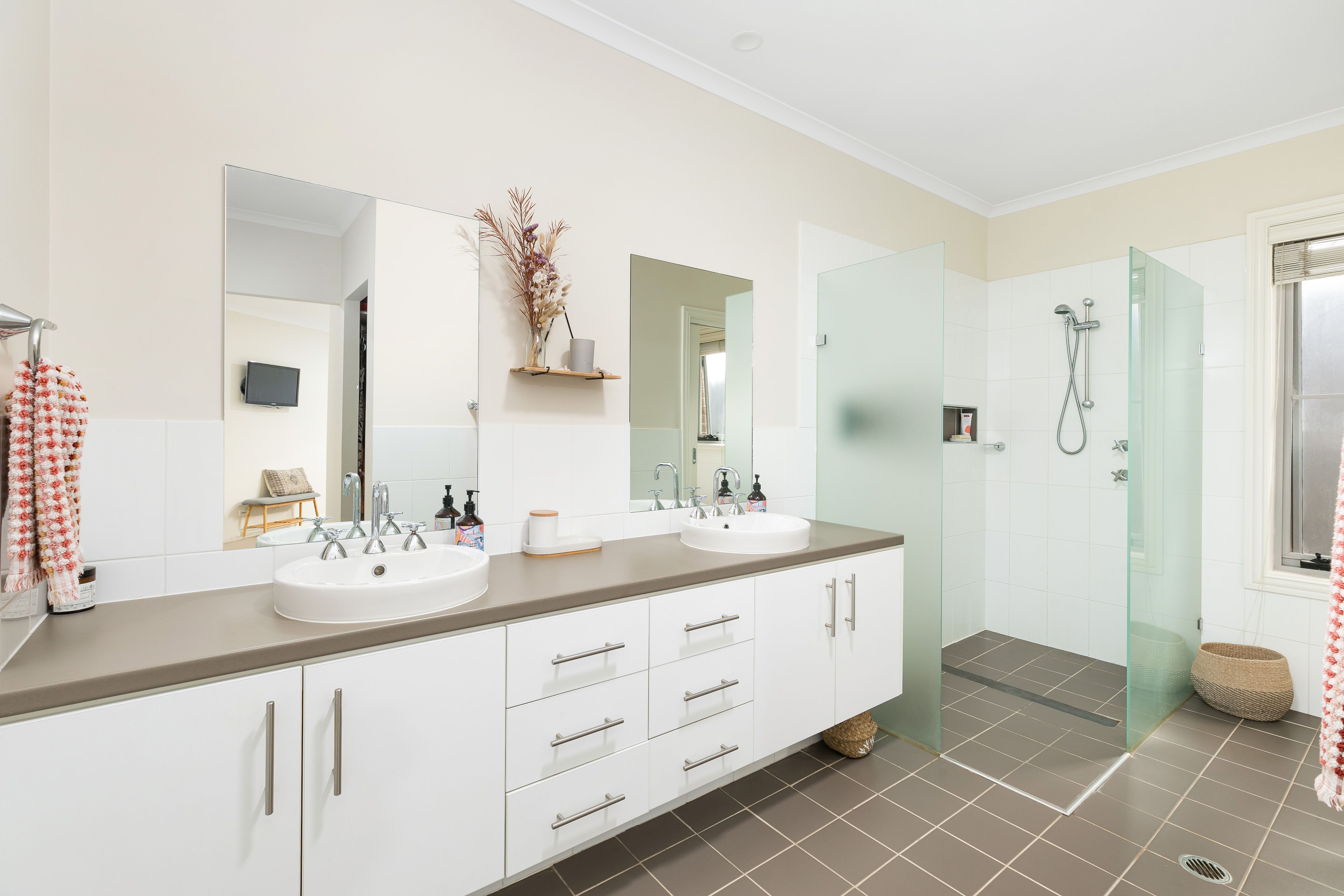 16 Arcadia Avenue WOOLOOWARE 2230
