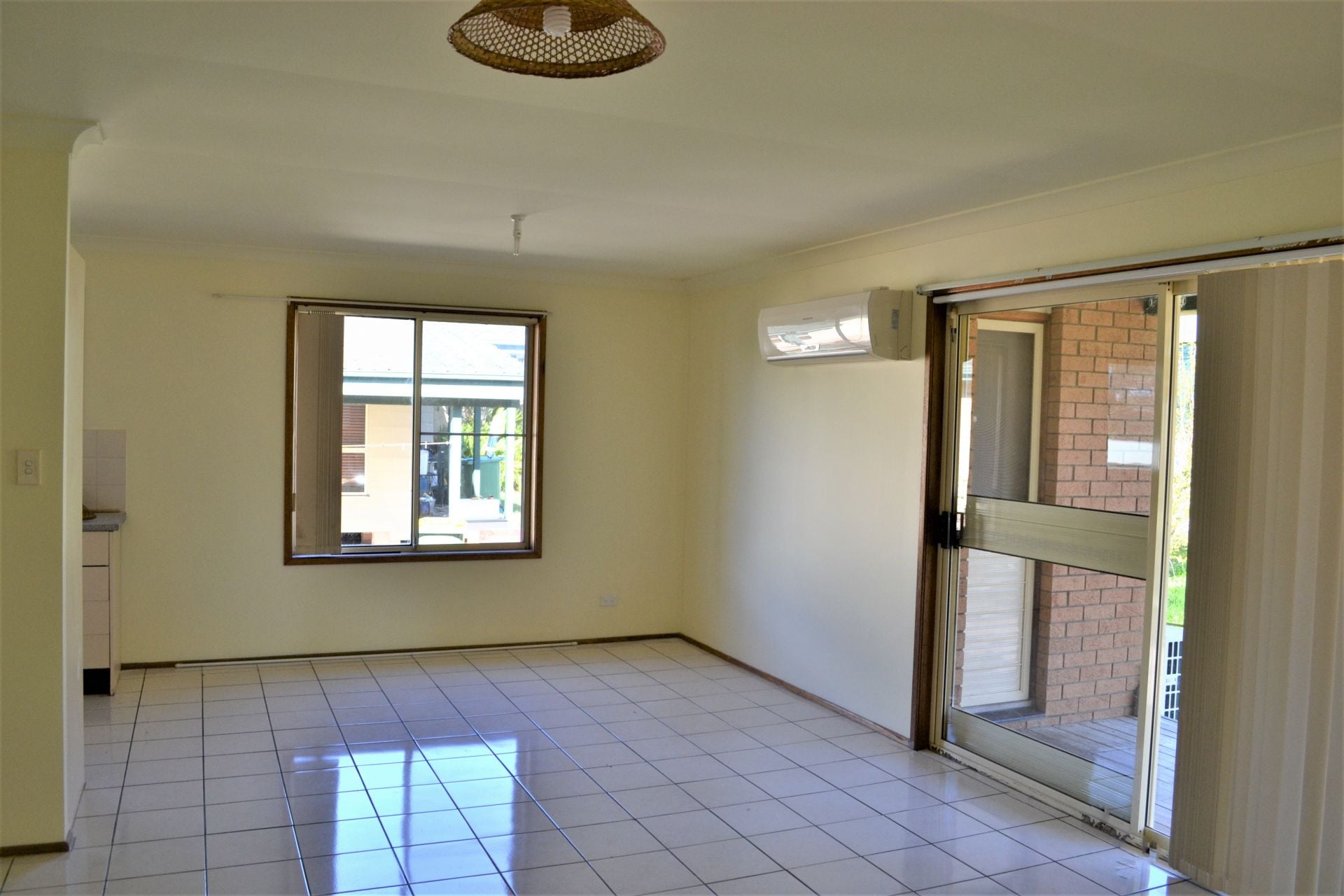 29 Anembo Avenue, Summerland Point, Summerland Point - Thumbnail 3