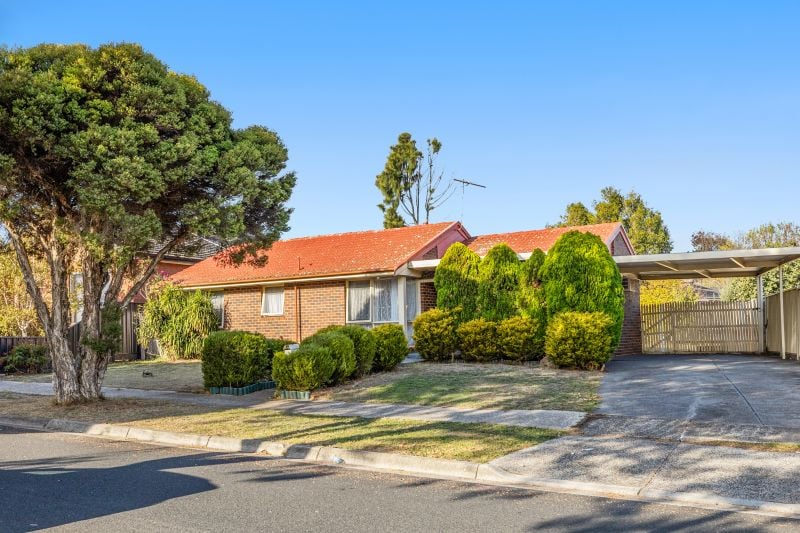 16 Royston Close, Mill Park