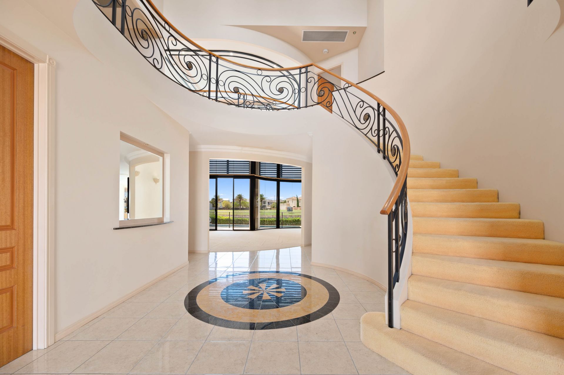 53 Royal Albert Crescent, Sovereign Islands - Thumbnail 2