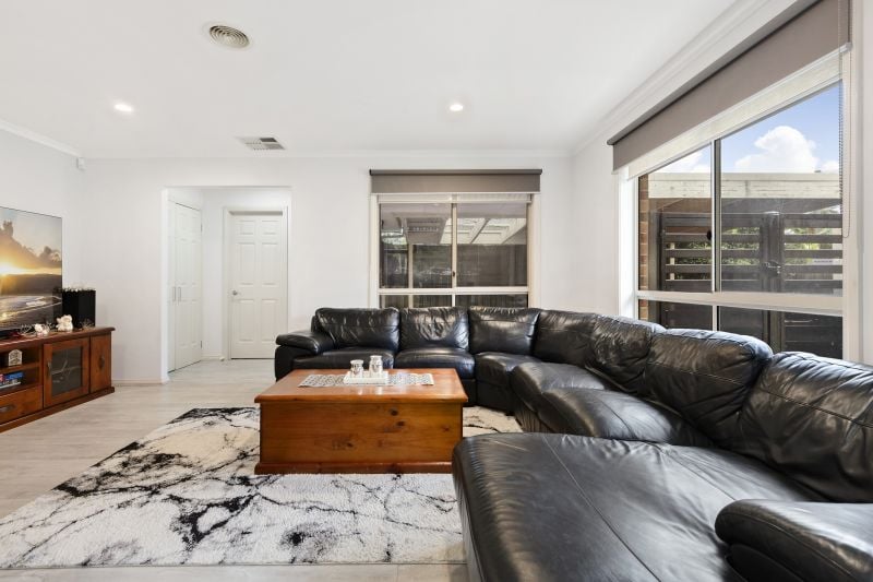 2/4 Grimwade Court, Epping