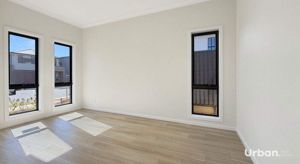 Austral 23 Parhelion Street