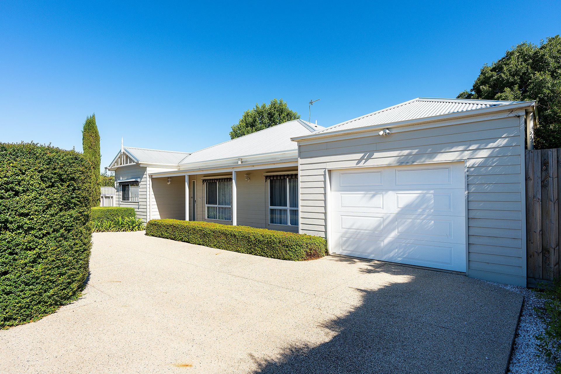 39 Midland Highway, Campbells Creek - Thumbnail 2