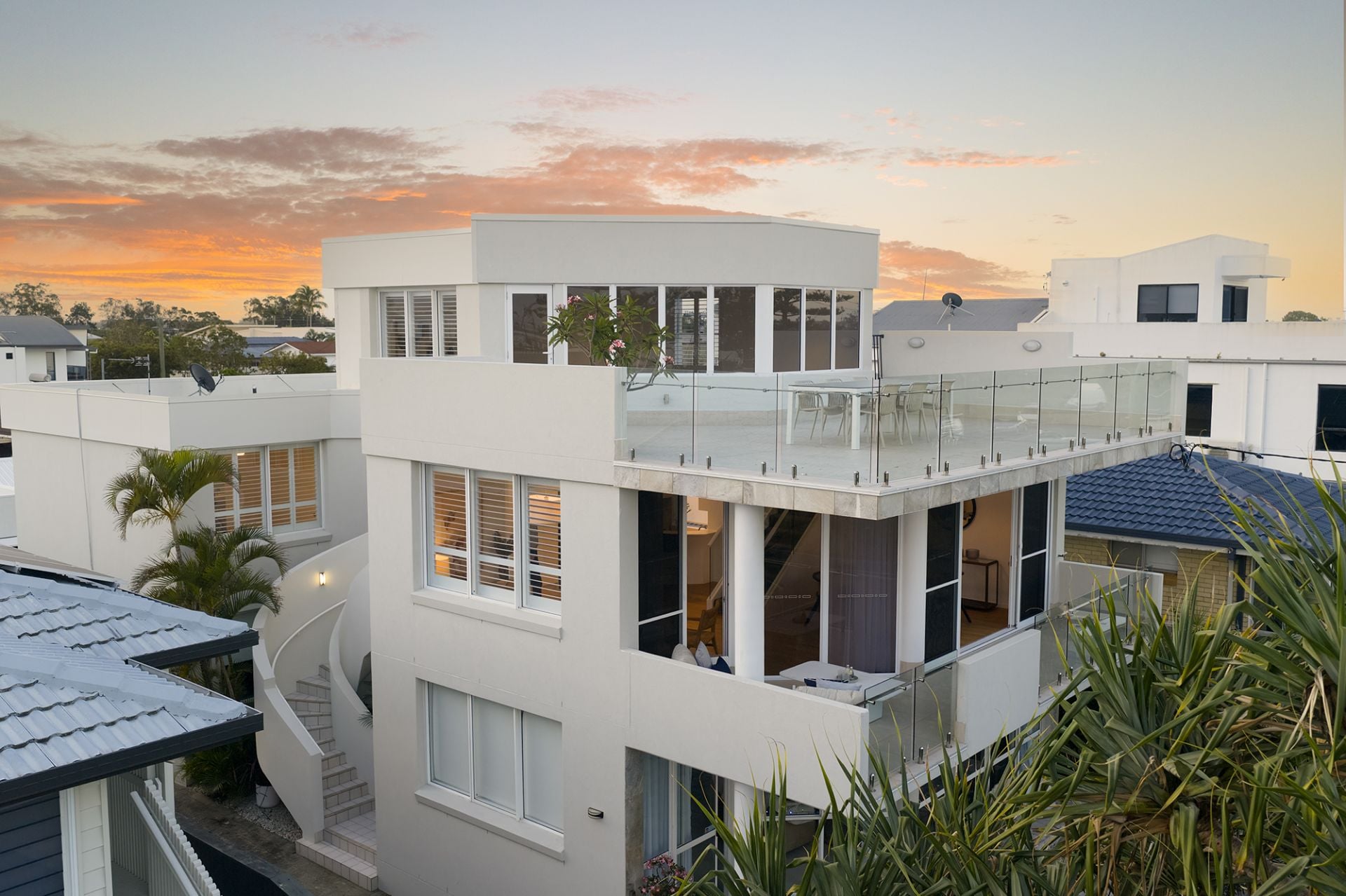 2/88 The Esplanade, Paradise Point QLD 4216, Paradise Point - Thumbnail 2